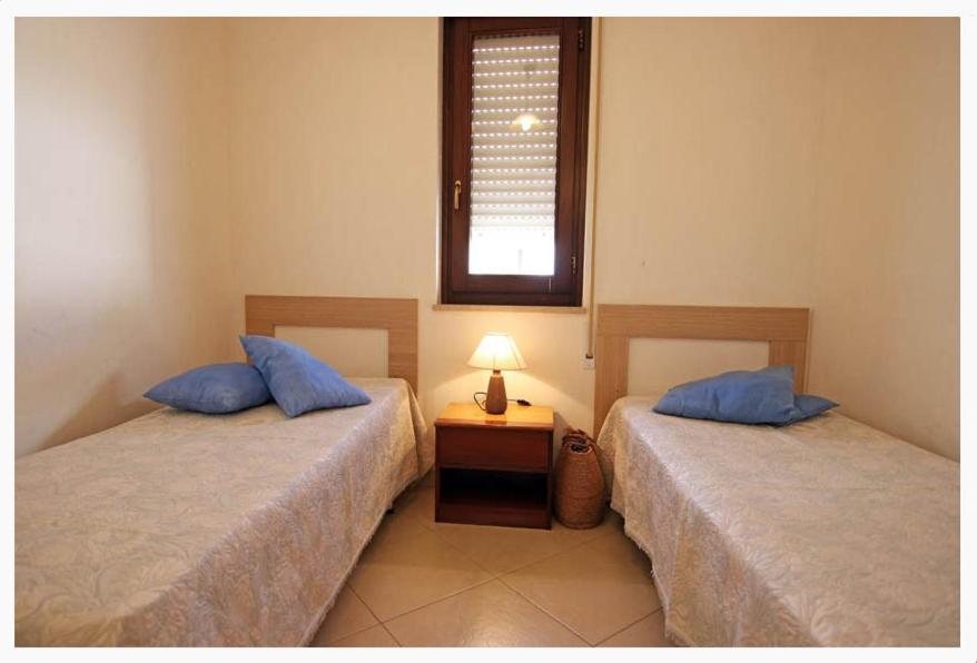 Villette Ninfee مارينا دي مانكافيسا المظهر الخارجي الصورة