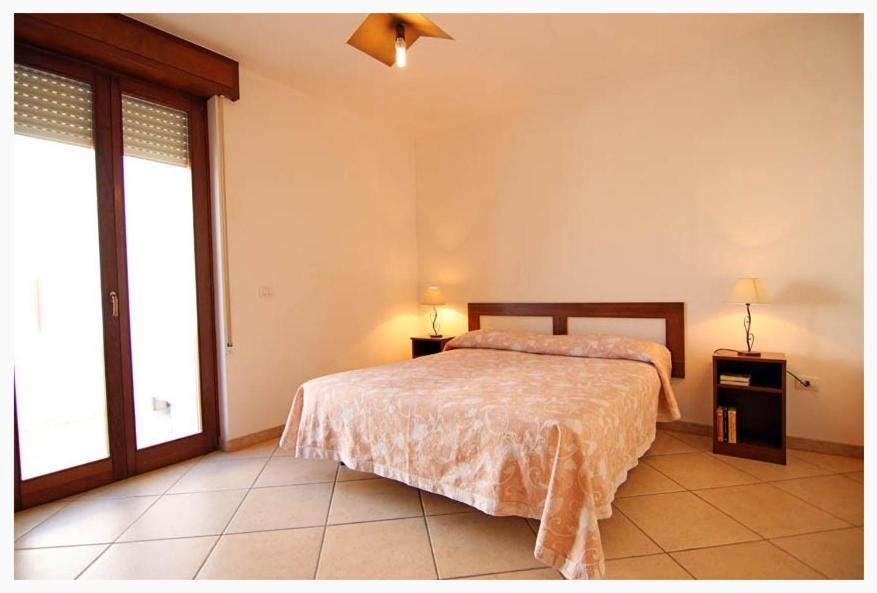Villette Ninfee مارينا دي مانكافيسا المظهر الخارجي الصورة