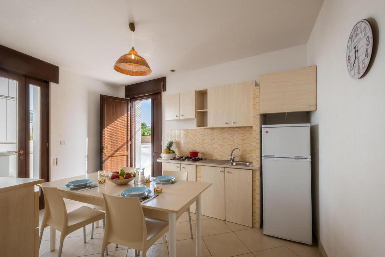 Villette Ninfee مارينا دي مانكافيسا المظهر الخارجي الصورة