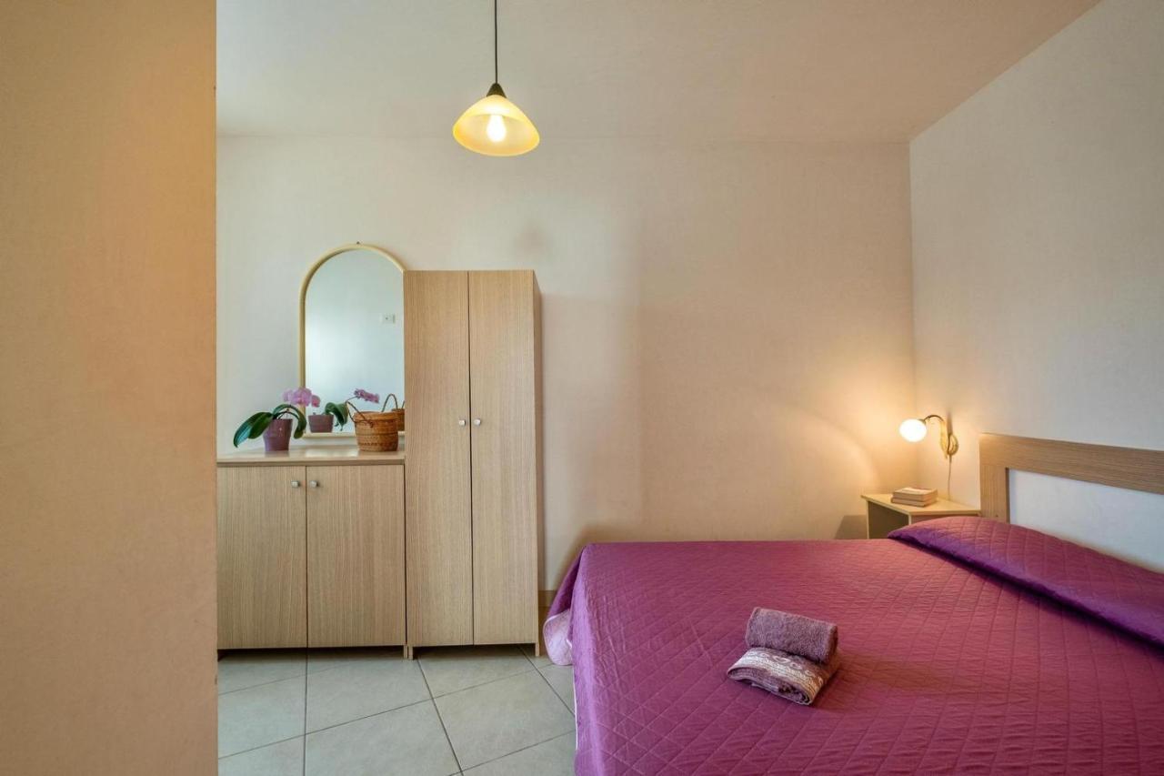 Villette Ninfee مارينا دي مانكافيسا المظهر الخارجي الصورة