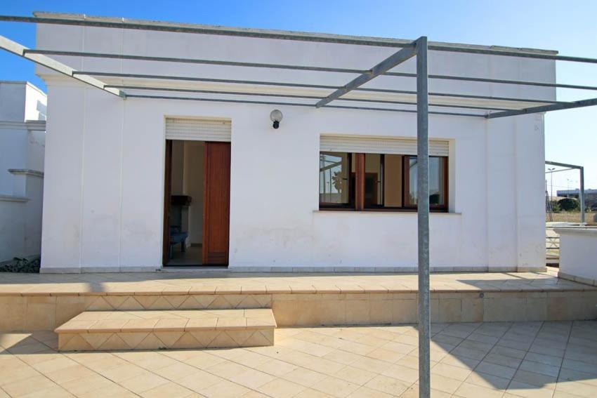 Villette Ninfee مارينا دي مانكافيسا المظهر الخارجي الصورة