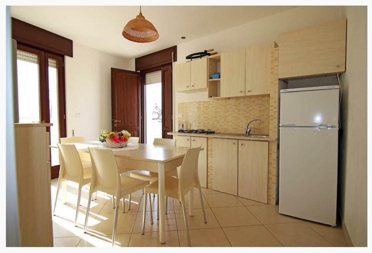 Villette Ninfee مارينا دي مانكافيسا المظهر الخارجي الصورة
